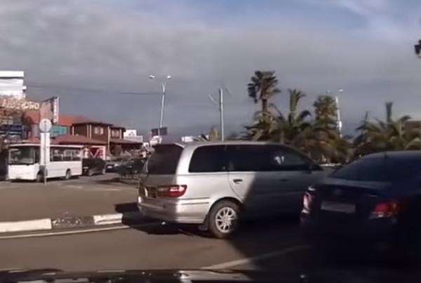 Беременная автомобилистка провоцировала драку в Сочи: видео